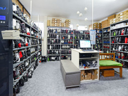 Skischuhe und Snowboardboots - Sliderbild 2